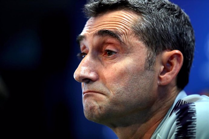 30 April 2019, Spain, Barcelona: Barcelona's manager Ernesto Valverde attends a press conference at the Ciutat Esportiva Joan Gamper Training Ground ahead of Wednesday's UEFA Champions League semifinal first leg soccer match against Liverpool. Photo: Ni