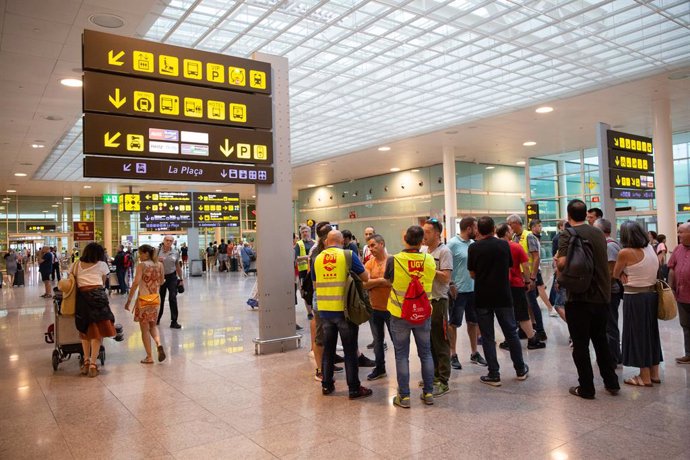 Imatges de la vaga del personal de terra d'Iberia a Barcelona (Aeroport Josep Tarradellas Barcelona-El Prat).