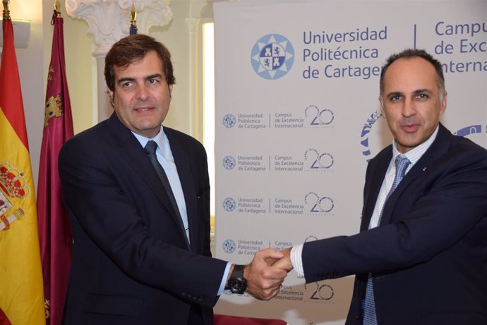 El presidente de COEC, Pedro Pablo Hernández; y rector UPCT, Alejandro Díaz