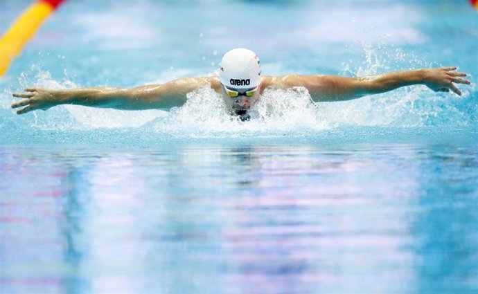 El nadador húngaro Tamas Kenderesi, en plena competición.