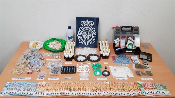 Productos incautados en el esmantelamiento de varios narcopisos en Madrid.