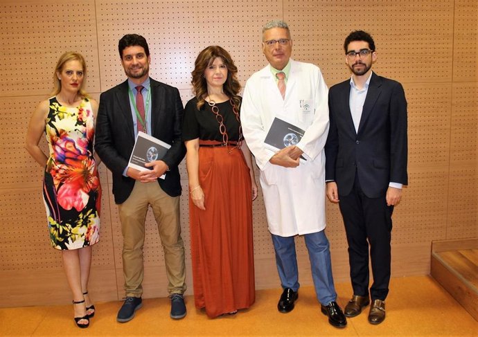 El Hospital San Cecilio participa en un proyecto para mejorar la atención a la espondiloartritis