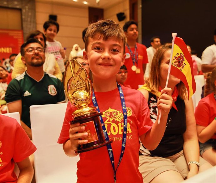 El niño Guillermo Diez Rúa, de 7 años y alumno del colegio leonés San Isido, ha logrado la medalla de bronce en el Campeonato Mundial de Cálculo Mental celebrado en la ciudad china de Foshan el pasado 20 de julio.