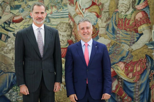 El Rey Felipe VI recibe en el Palacio de la Zarzuela al presidente del Gobierno de Canarias, Ángel Victor Torres.
