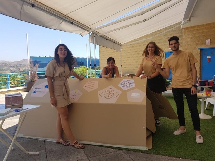 Tienda de campaña de cartón elaborada por Campton