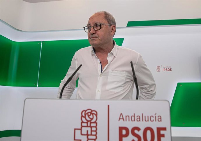 El secretario de Organización, Juan Cornejo, ofrece rueda de prensa.