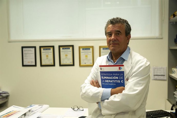 Javier Crespo, jefe del servicio de Medicina Digestiva de Valdecilla