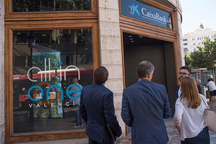 Oficina 'All in One' de Caixabank en Valncia