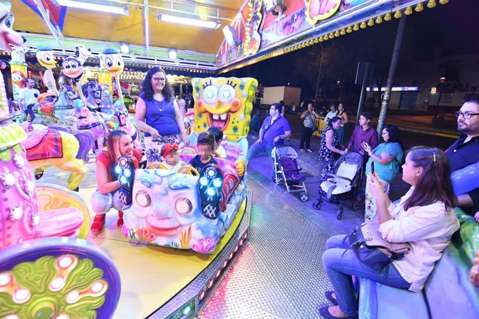Atracciones de la feria de Tomares.