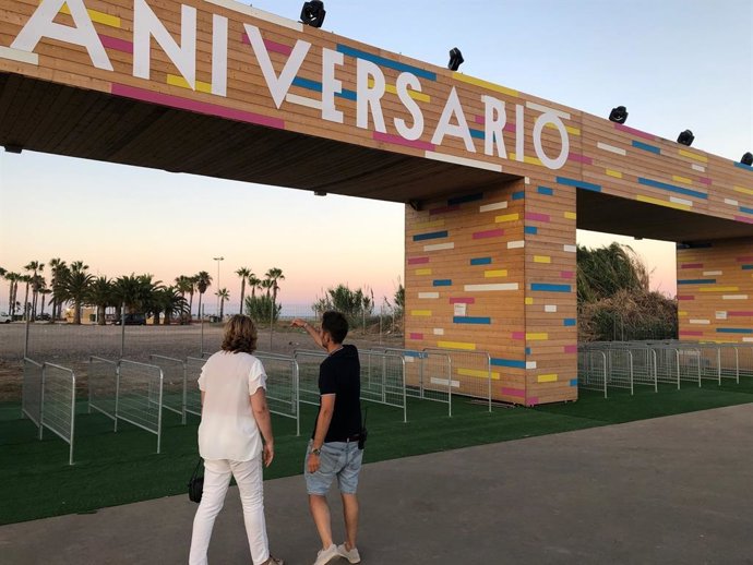 La alcaldesa visita el recinto del Arenal Sound