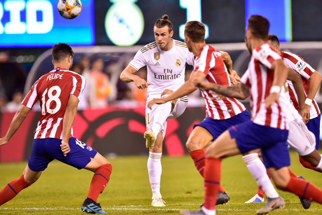 El jugador del Real Madrid Gareth Bale se entrena en el MetLife Stadium antes del derbi con el Atlético