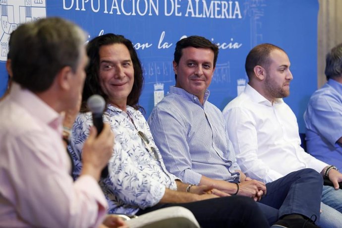 Tomatito, junto a Javier Aureliano García, presenta el Festival de Flamenco de Fondón