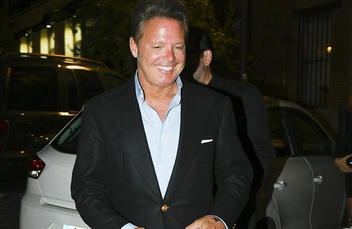 Enrique Ponce disfruta de una divertida velada al lado de Luis Miguel antes de volver a los ruedos