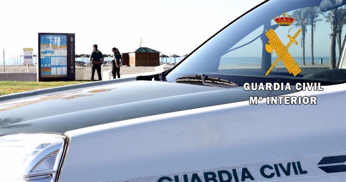 Vehículo de la Guardia Civil en Roquetas de Mar (Almería)