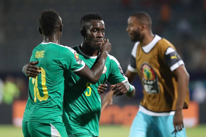 Fútbol.- El PSG francés ficha al mediocentro senegalés Idrissa Gueye por las pró