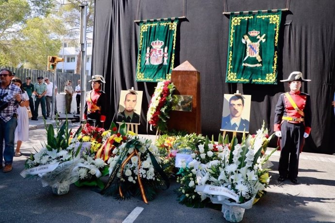 Homenatge als dos gurdies civils assassinats per ETA el 2009 a Palmanova. 