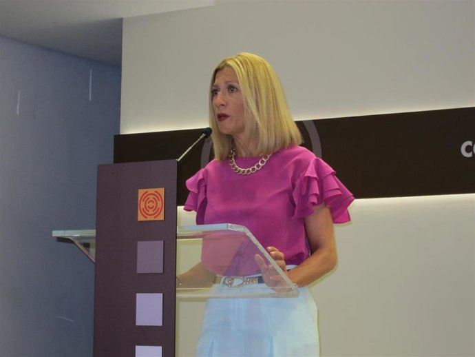 La portavoz del grupo parlamentario del PP, Mar Vaquero, valora el discurso de Javier Lambán.