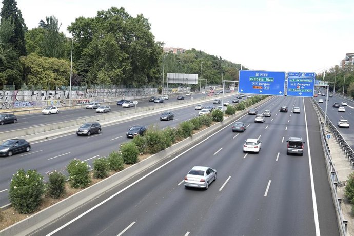 Fotos de recurso de coches, taxis, VTC, gruas, tráfico, carreteras, autovías