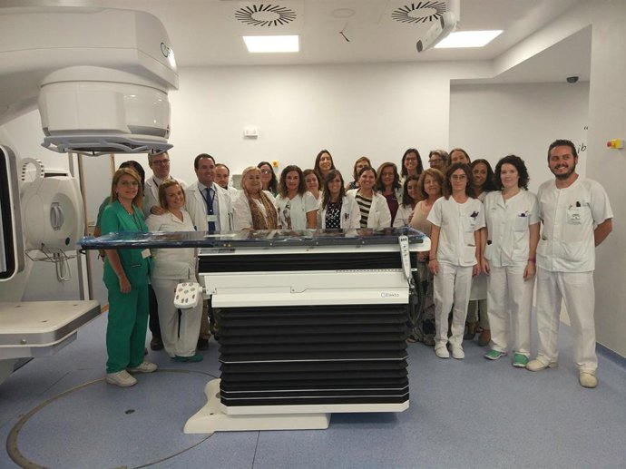 [Grupohuelva] 2 Fotos Junta (Acto En Hospital Jrj)