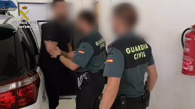 La Guardia Civil Detiene A Un Joven Por Agredir Con Un Arma Blanca A Otro En Una Discoteca De Cieza.