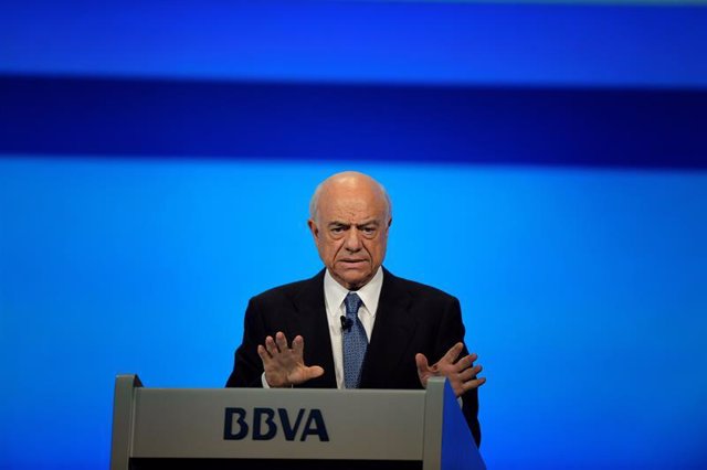 El expresidente del BBVA Francisco González interviene en una reunión del BBVA