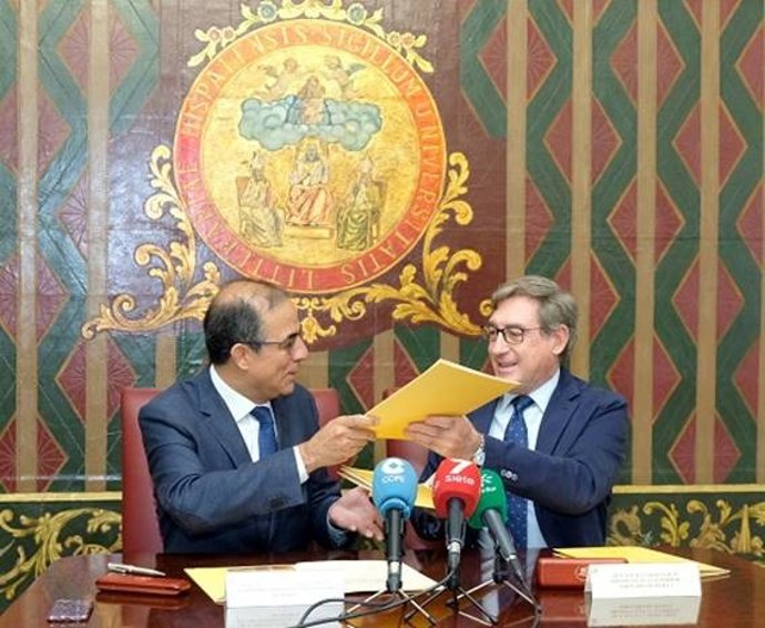 AUTORIDAD PORTUARIA DE SEVILLA Y UNIVERSIDAD FIRMAN UN ACUERDO PARA LA PUESTA EN MARCHA DEL CENTRO DE INNOVACIÓN UNIVERSITARIO DE ANDALUCÍA, ALENTEJO Y ALGARVE