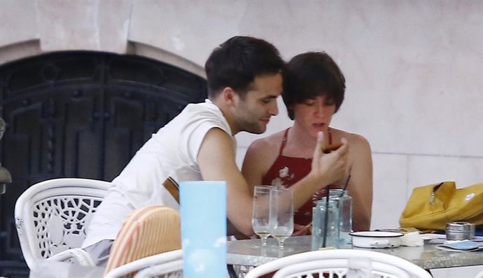 Los actores Ricardo Gómez y Bruna Cusí presumen de su amor por Madrid