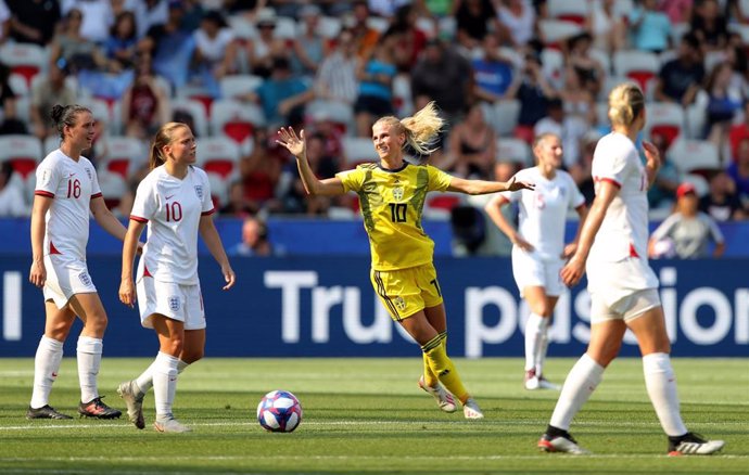 Sofia Jakobsson celebra su gol en el Suecia-Inglaterra del Mundial de Francia