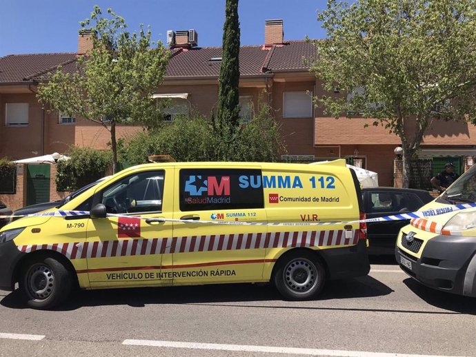 Imagen de recurso de una ambulancia del SUMMA 112 Comunidad de Madrid.