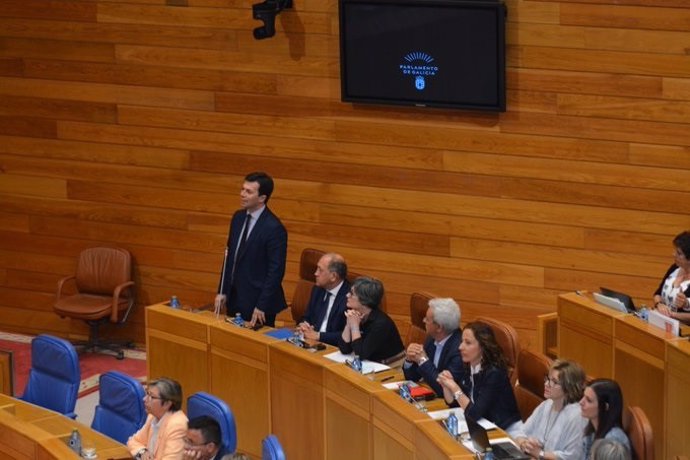 El secretario xeral del PSdeG, Gonzalo Caballero, en el momento en el que toma posesión como diputado del Parlamento de Galicia