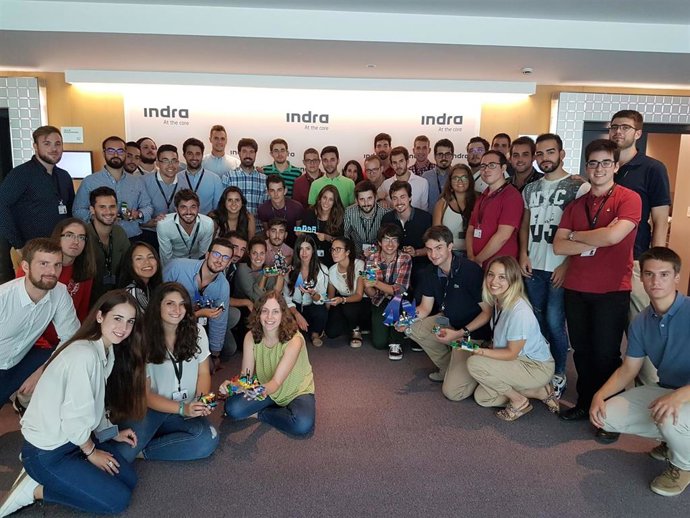 Indra lanza los 'talent camps' para formar a jóvenes profesionales que se van a incorporar a la compañía