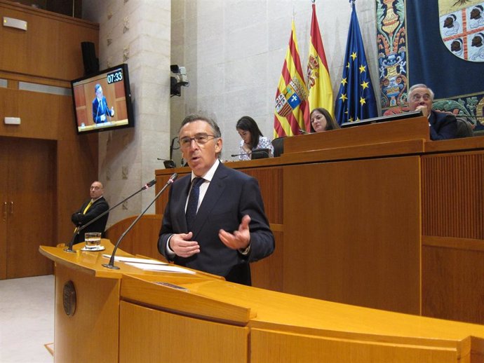 El portavoz del PP en las Cortes de Aragón, Luis María Beamonte, durante la segunda sesión del debate de investidura.