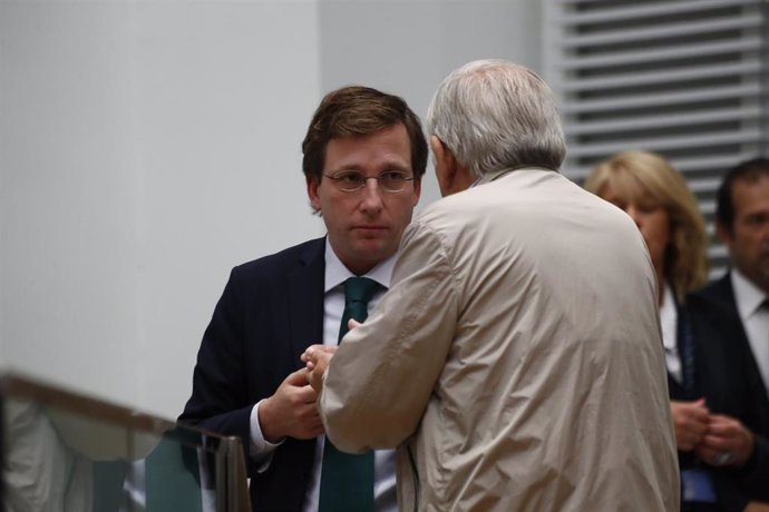 Imagen de archivo del alcalde de Madrid, José Luis Martínez-Almeida, durante un pleno en el Consistorio.