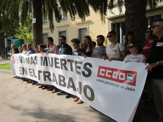 Concentración por el último fallecido en accidente laboral ocurrido en Martos