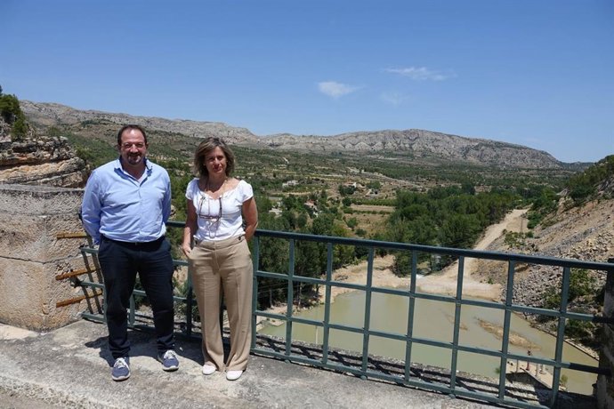 La presidenta de la CHE realiza una visita el Guadalope, donde se lleva a cabo u