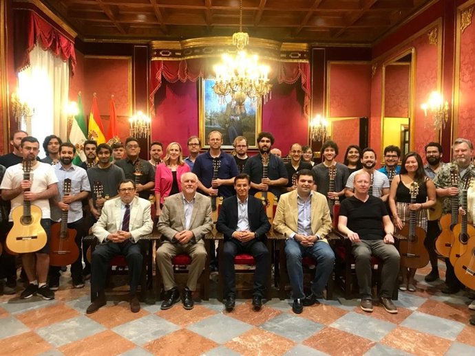 Alumnos de la Universidad de California consolidan en Granada su formación en guitarra española