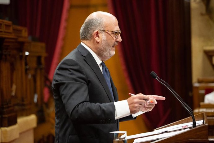 El portavoz adjunto de JxCat, Eduard Pujol, en un pleno del Parlament