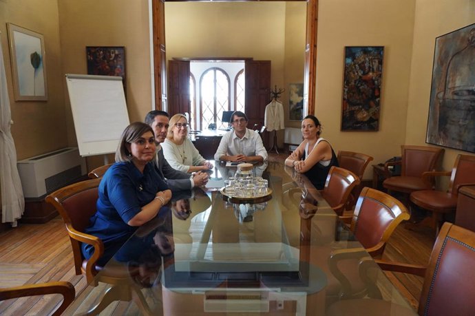 Reunió entre el conseller de Model Econmic, Turisme i Treball, Iago Negueruela, i la directora general de l'Organisme Autnom Estatal d'Inspecció del Ministeri de Treball, Migracions i Seguretat Social, María Soledad Serrano Ponz.