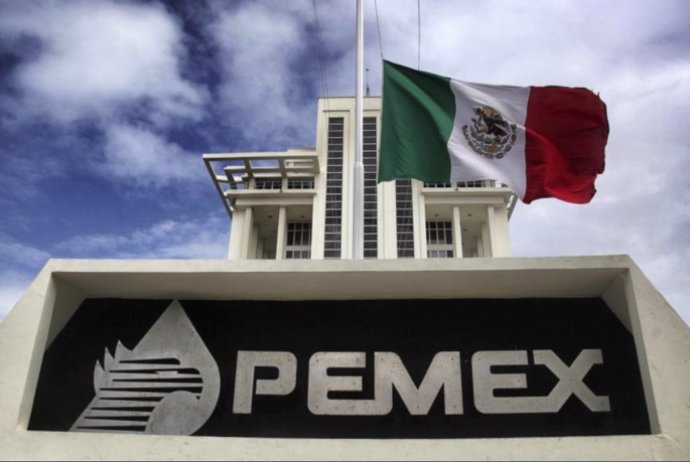 La petrolera estatal mexicana Pemex. 