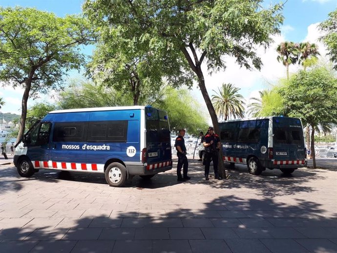 Operación policial contra el 'top manta' en Barcelona