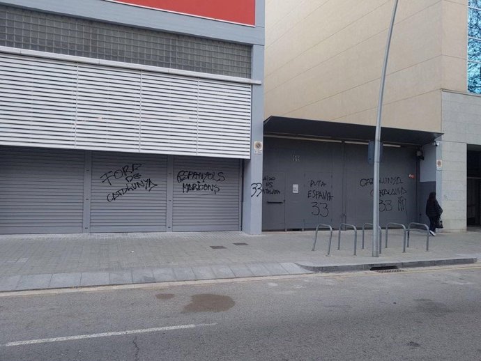 Pintades a la seu del PSC