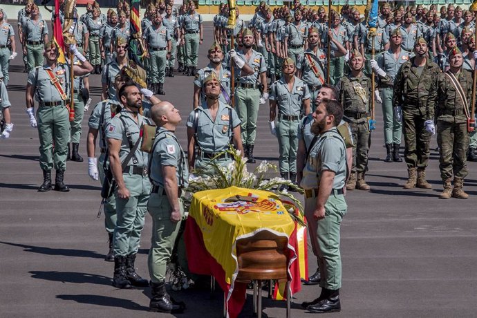 Funeral pel legionari mort d'un dispar durant unes maniobres a Alacant.