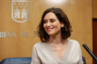 Ayuso quiere la investidura "cuanto antes" y remarca que el documento de Vox es "asumible por todos" los madrileños