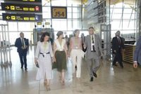 Maroto destaca la apuesta de Aena por la sostenibilidad en su visita Barajas en uno de los días con más operaciones
