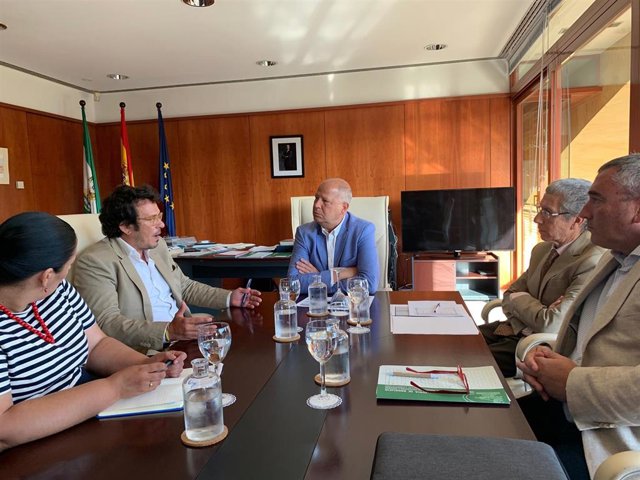 Javier Imbroda durante la reunión con José María González