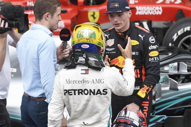 Max Verstappen y Lewis Hamilton