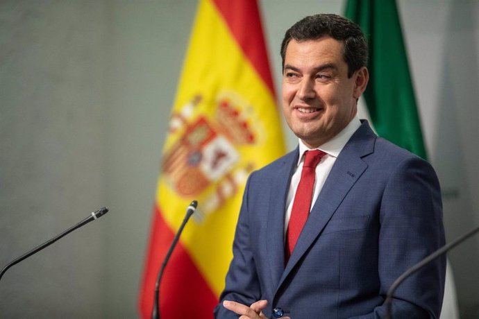 El presidente de la Junta de Andalucía, Juanma Moreno preside la reunión del Consejo de Gobierno y, al término de la sesión, comparece en rueda de prensa.