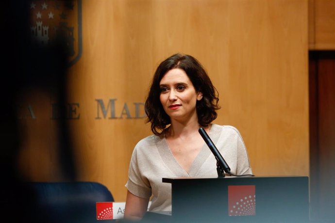 La candidata del PP a la Presidencia de la Comunidad de Madrid, Isabel Díaz Ayuso, anuncia que tras dos meses de negociaciones en breve presidirá un Gobierno de coalición con Ciudadanos y apoyado por Vox en la Comunidad de Madrid.