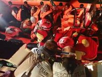 Open Arms dice que Italia le amenaza con una multa de 50.000 euros si entra en sus aguas