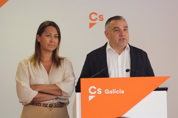 Beatriz Pino y Laureano Bermejo presentan las  nuevas incorporaciones a la Ejecutiva Nacional del partido.